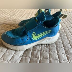 Nike Flex Runner Slip On 12c #nike #kidssneakers